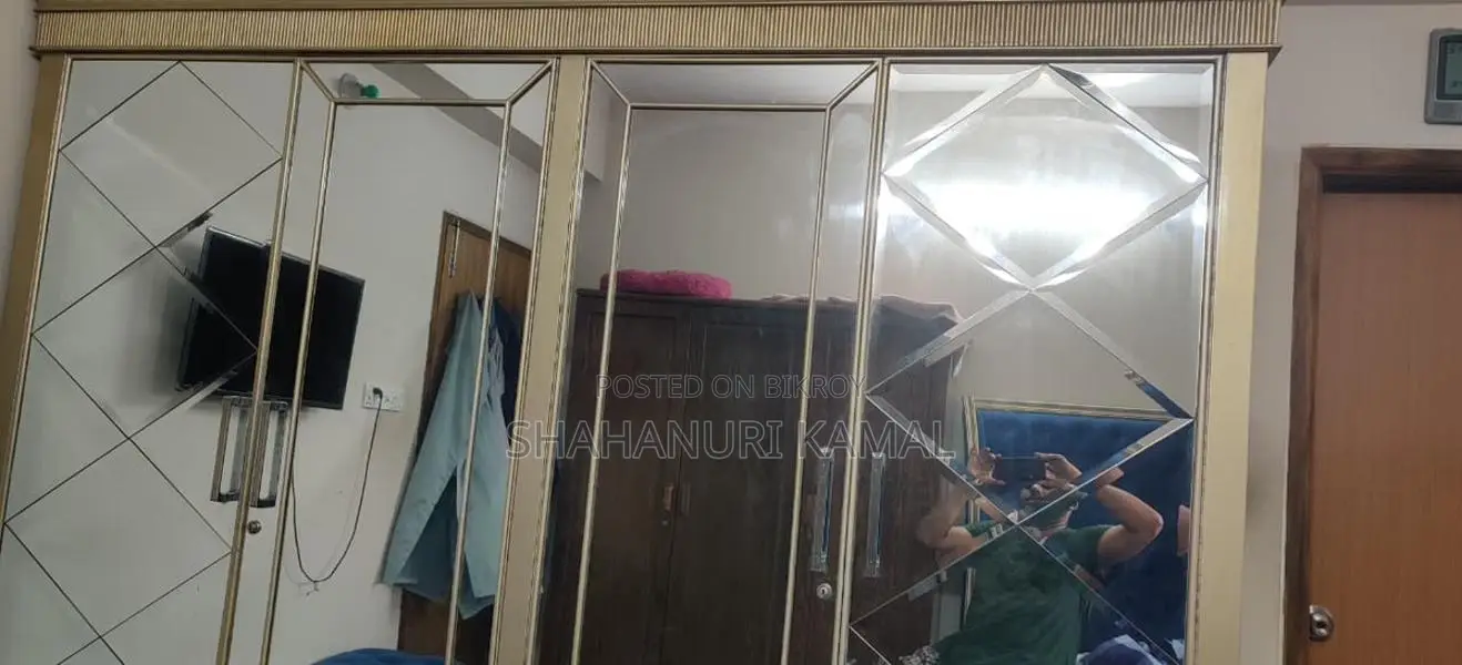 Shegun Kath Mirror 4part Almirah for Sale