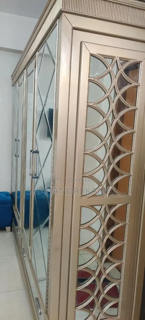 Shegun Kath Mirror 4part Almirah for Sale