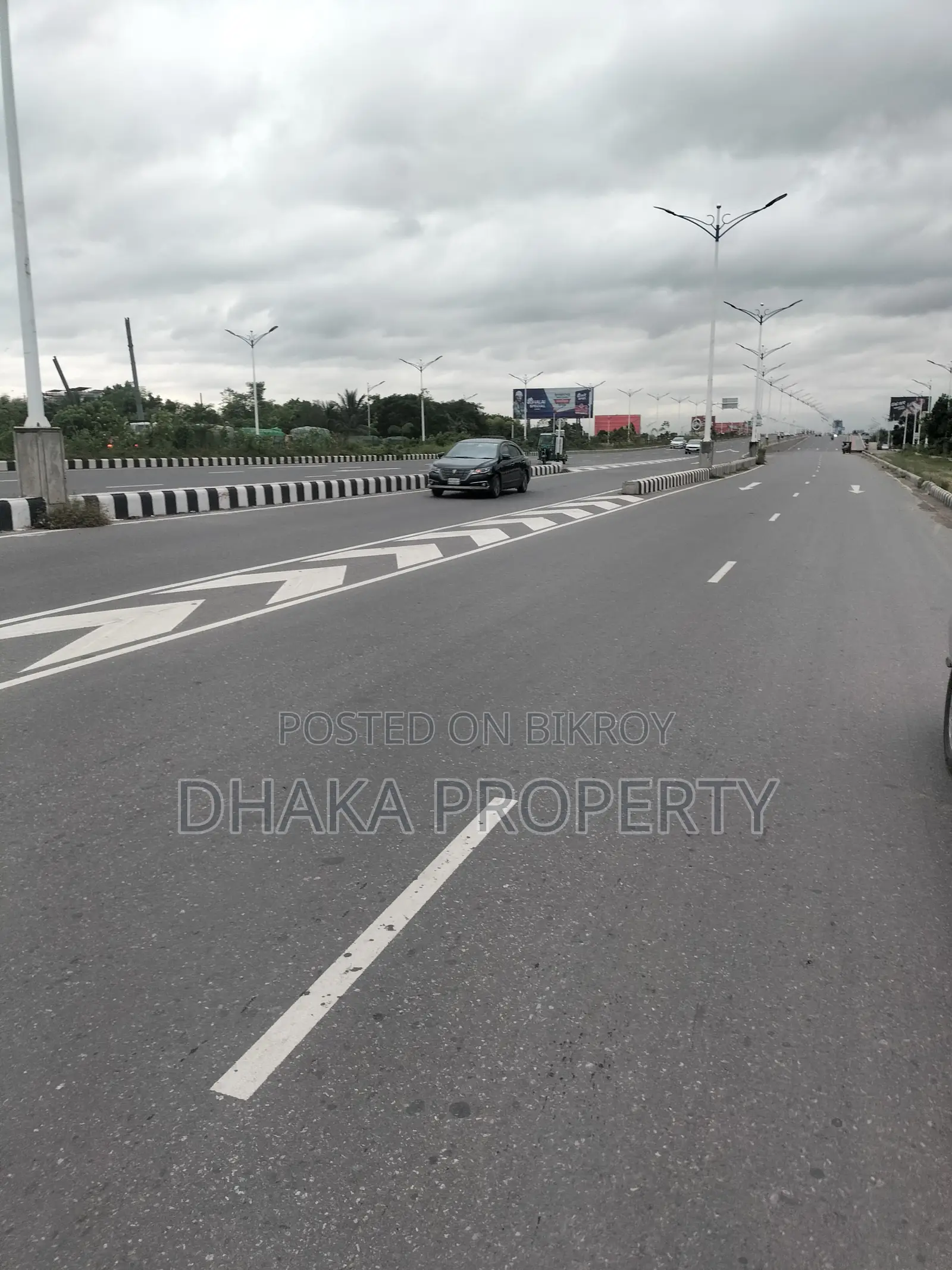 300ft Commercial 10 Katha South-Sector-9