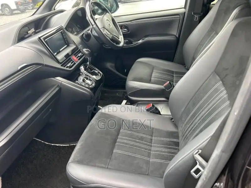Toyota Esquire GI Premium (Octane) 2020