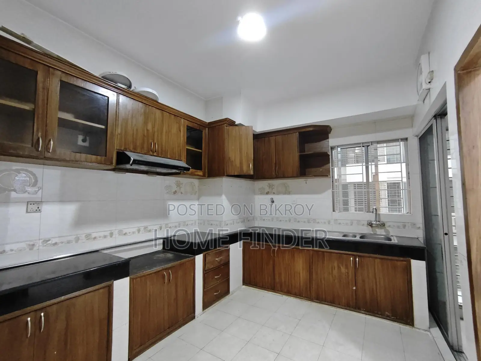 4 Bed 3550 Sqft Un-Furnished Apartment For Rent In Gulshan 2