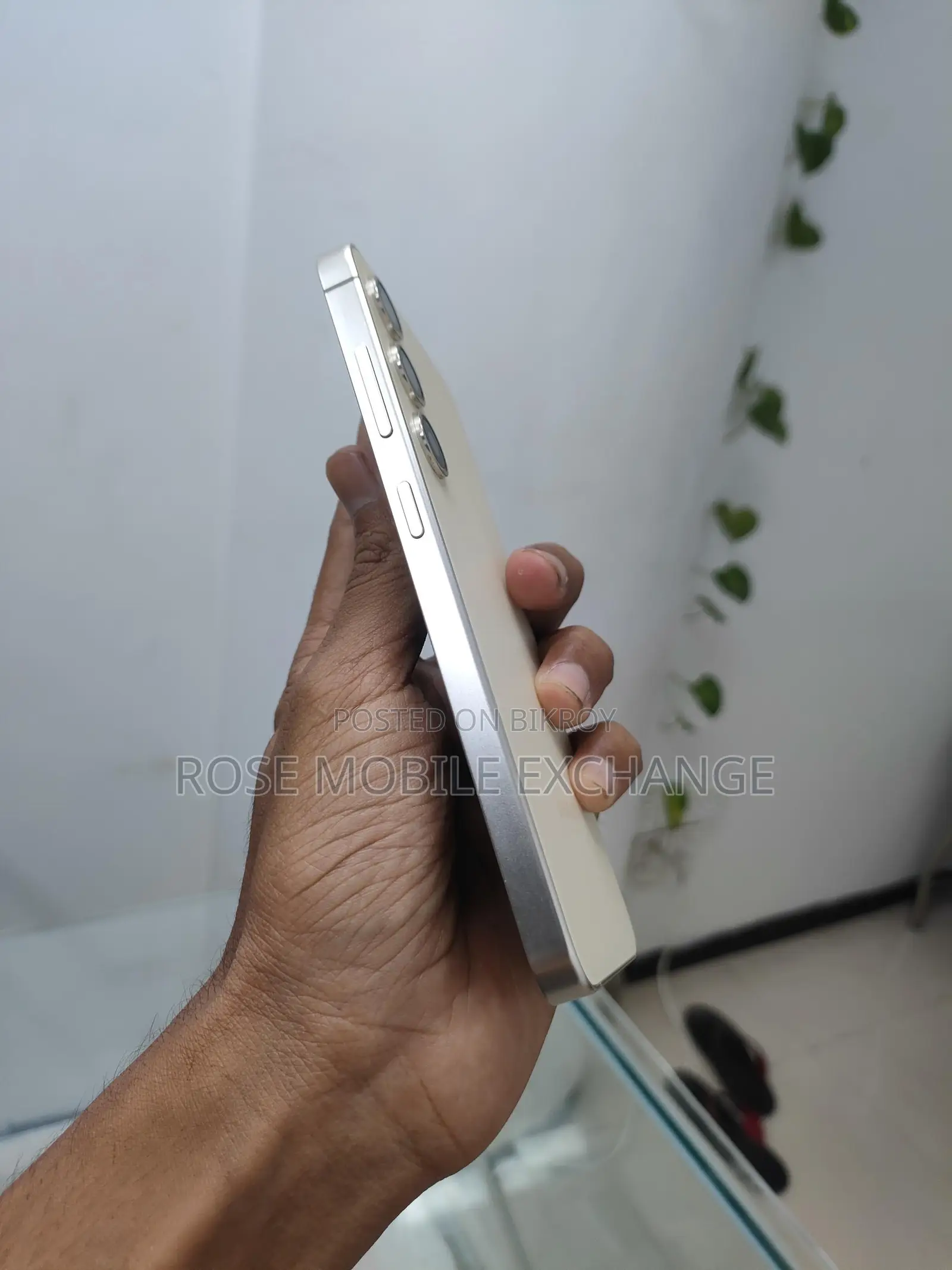 Samsung Galaxy S24 256gb (Used)