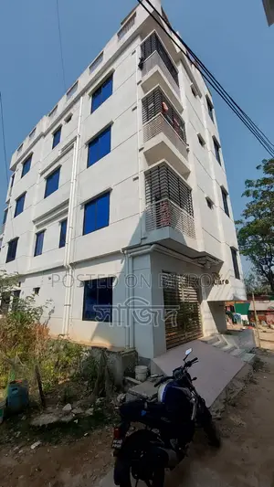 খালি জায়গা এবং জায়গাসহ বাড়ি