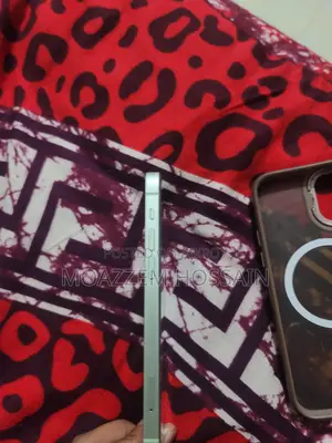 Apple iPhone 12 (Used)