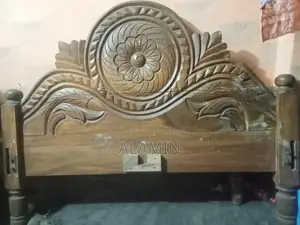 কাঠের খাট