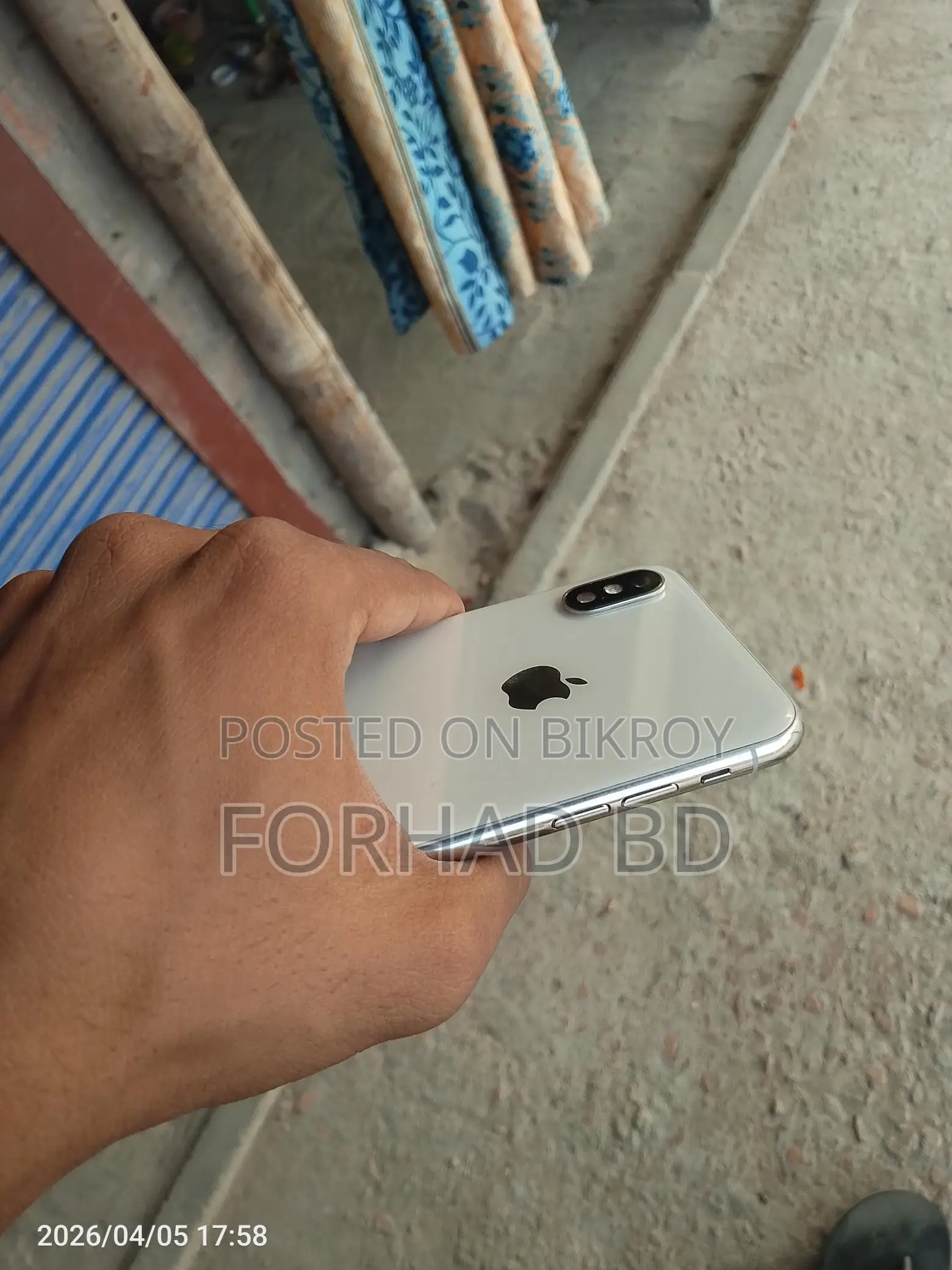 Apple iPhone X (Used)