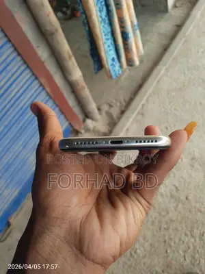 Apple iPhone X (Used)