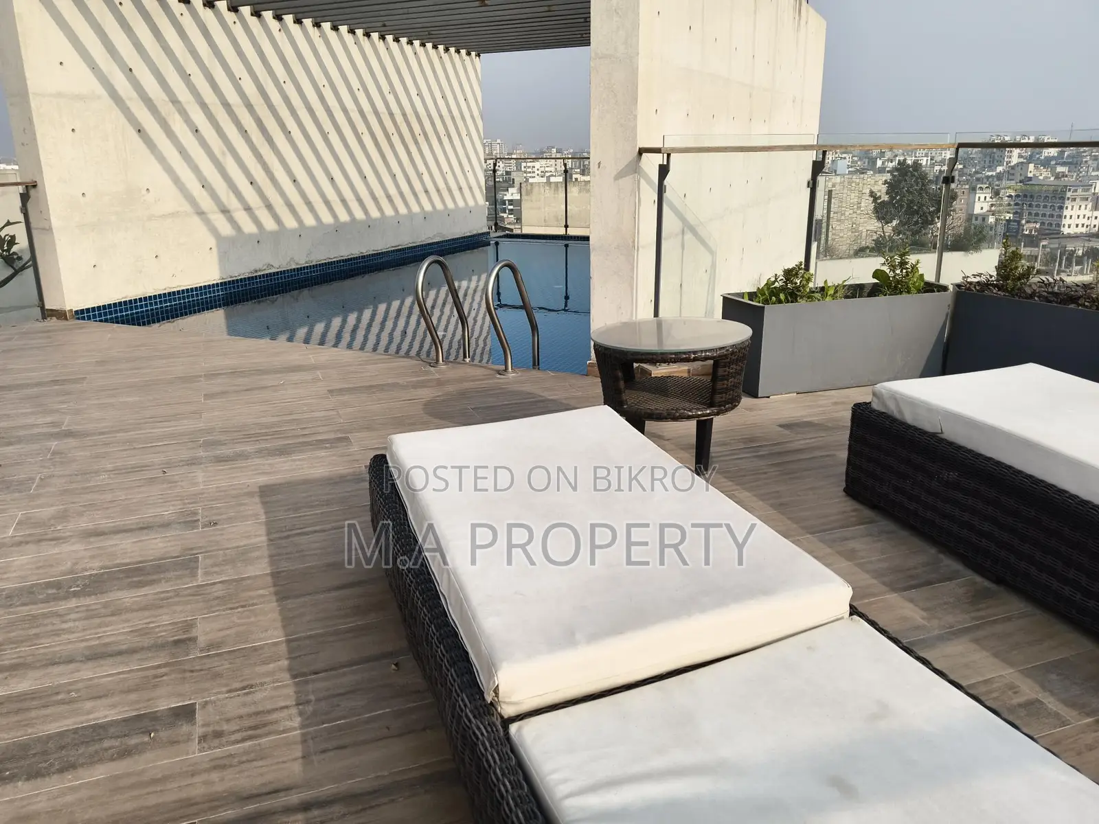 Rent Apt 4-Bed 2-Carpark 5 th floor Gulshan North