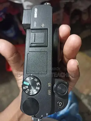Sony A6400 (Only body)
