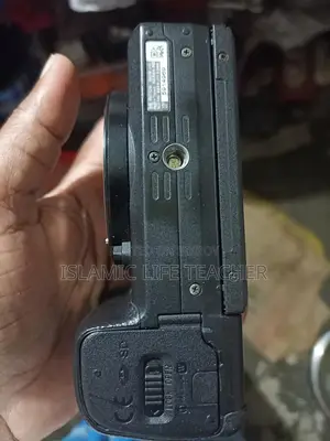 Sony A6400 (Only body)