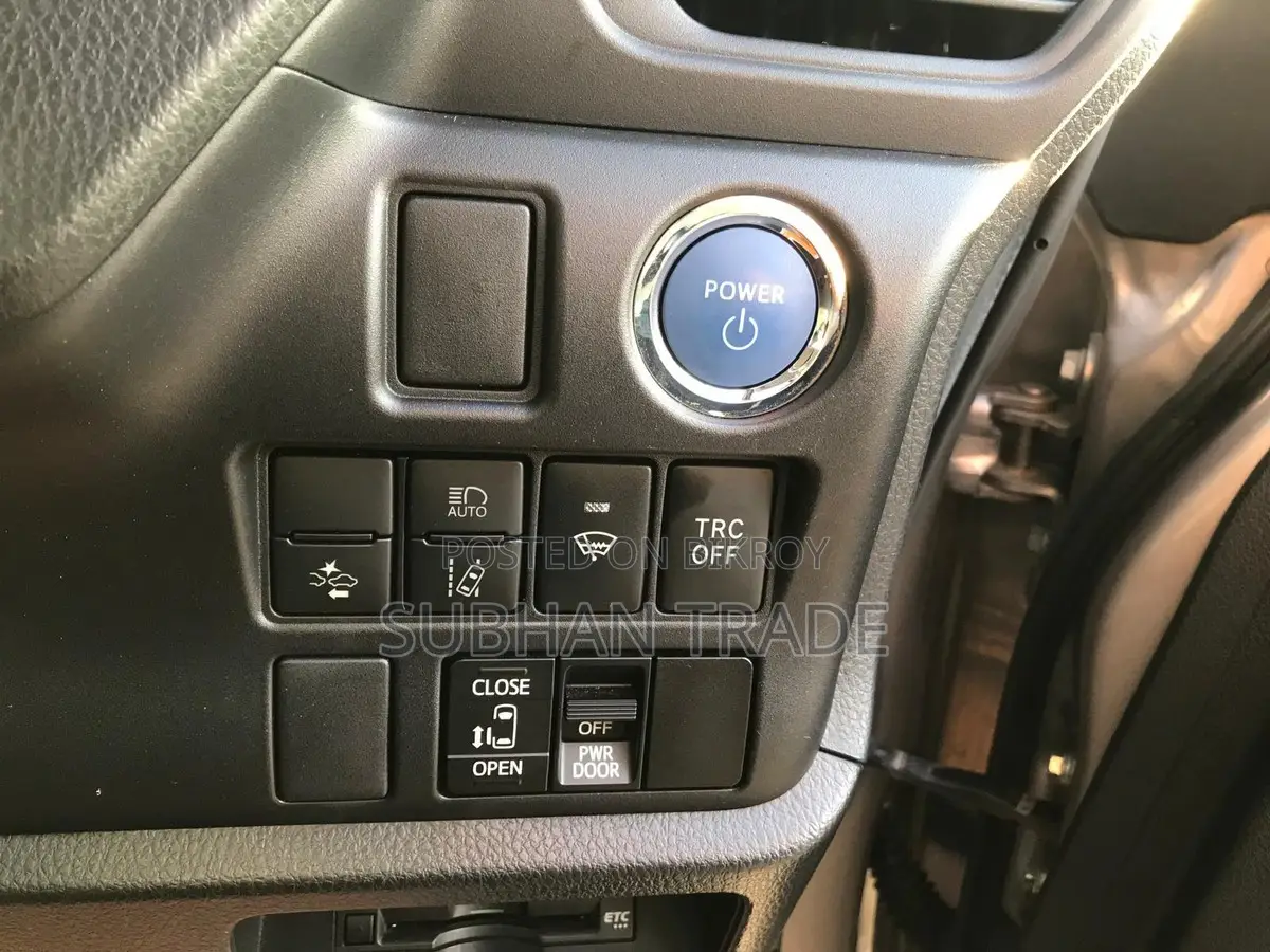 Toyota Noah X HYBRID BRONZE 2021
