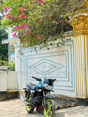 Bajaj Discover 150 . 2012