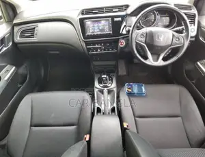 Honda Grace LX 2020