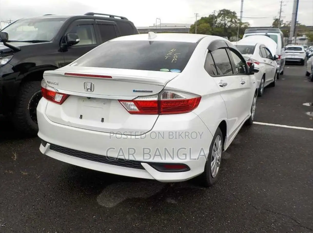 Honda Grace LX 2020