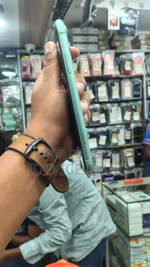 অ্যাপল আইফোন ১১ (ব্যবহৃত)