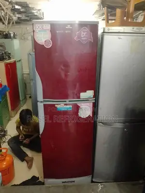 নতুনের মতো 14 CFT walton ফিরিজ বিক্রি করা হবে