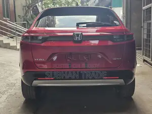 Honda Vezel 2021 Red