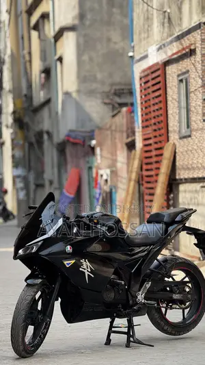 Suzuki Gixxer SF . 2022