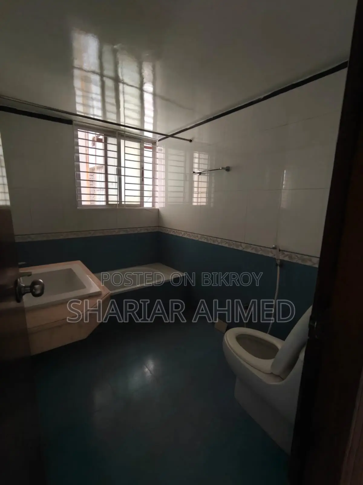 Good Looking 2350 Sqft Un-Furnished Apartment For Rent In Gulshan