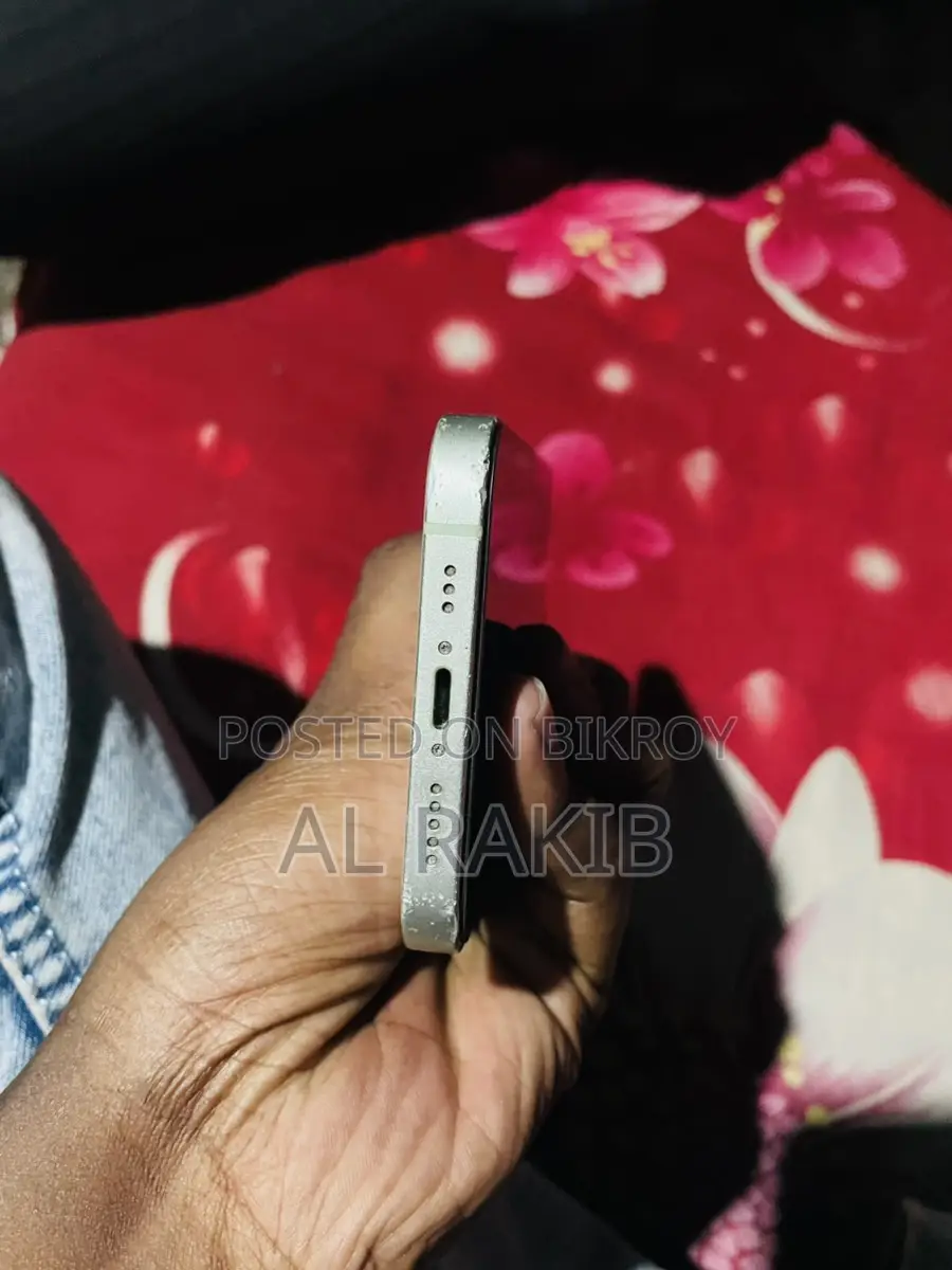 Apple iPhone 12 . (Used)
