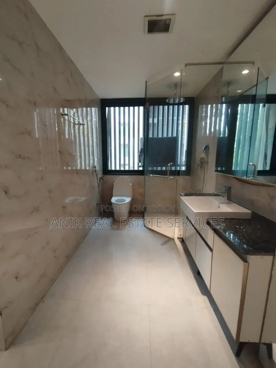 New Modern 3 Bedroom Semi Farnised Flat Rent At Gulshan 1