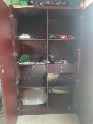 I want to sell the wooden wardrobe