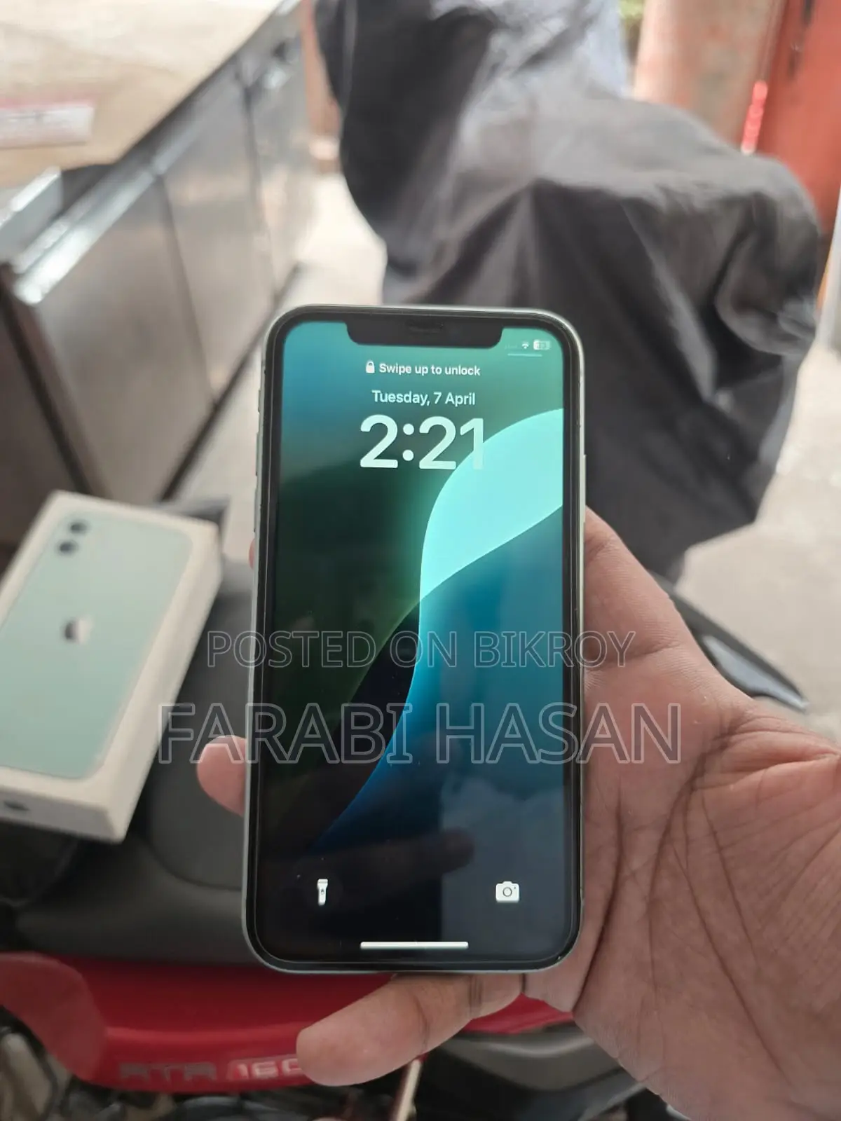 Apple iPhone 11 (Used)