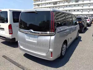 Toyota Noah x-smart 2021