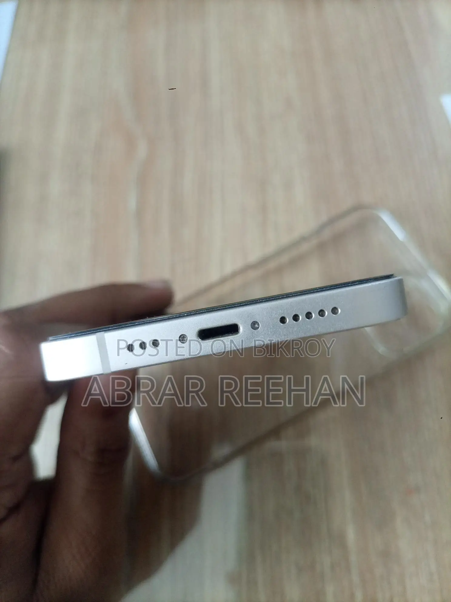 Apple iPhone 13 (Used)