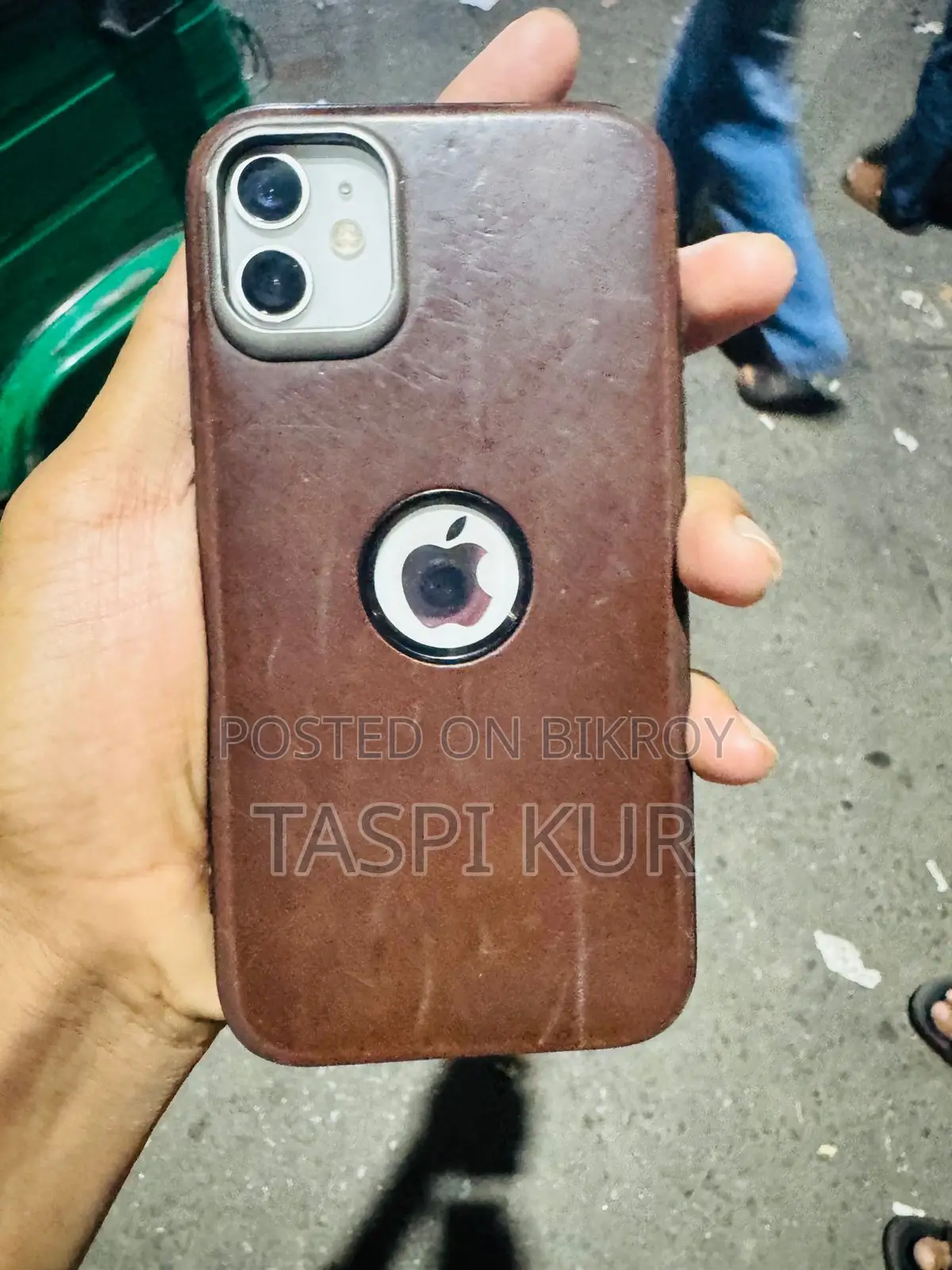 Apple iPhone 11 . (Used)