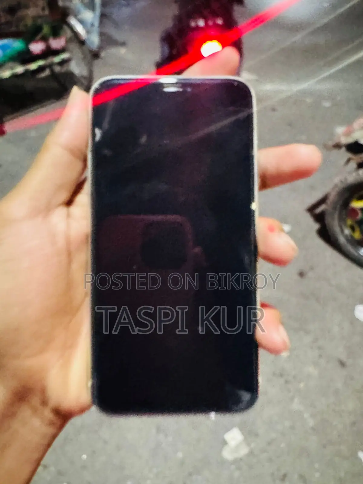 Apple iPhone 11 . (Used)