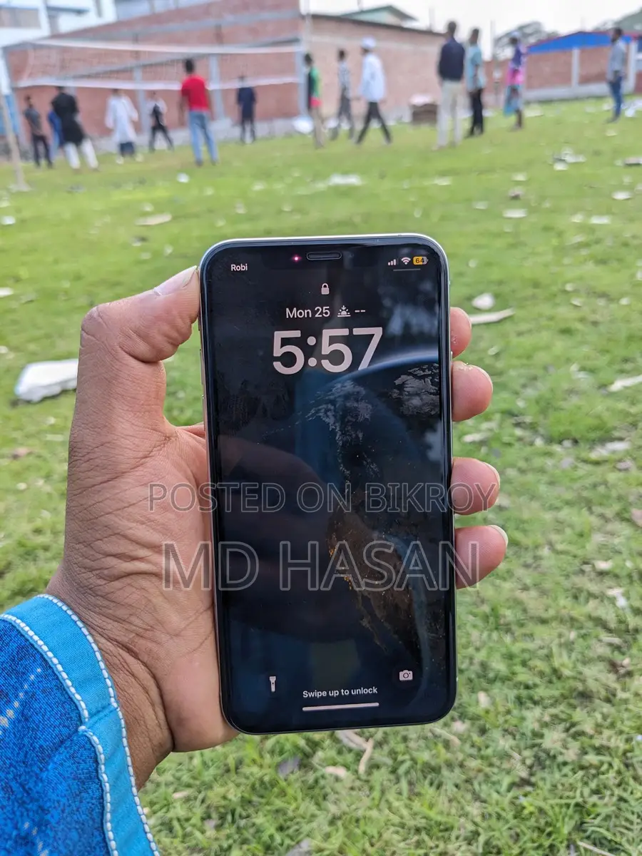 Apple iPhone XS 4//63 (Used)