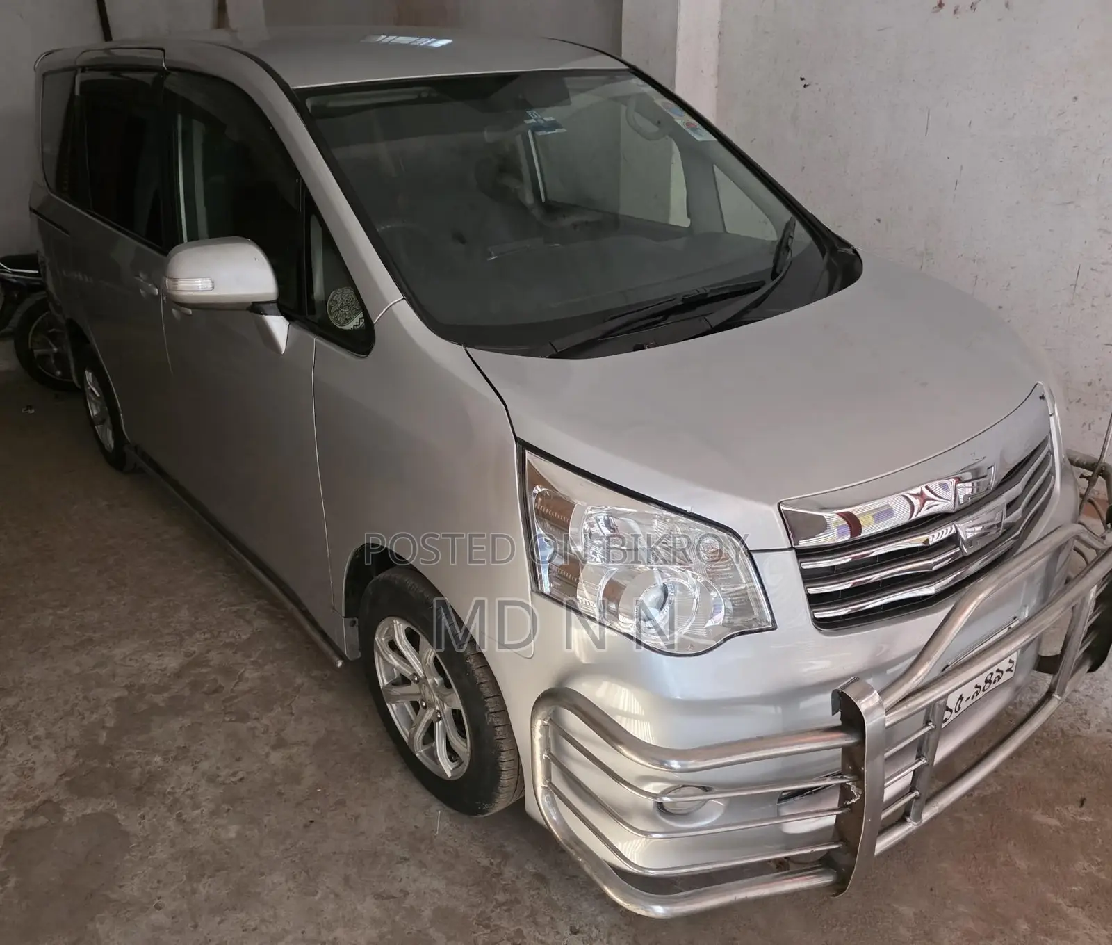 Toyota Noah X 2010