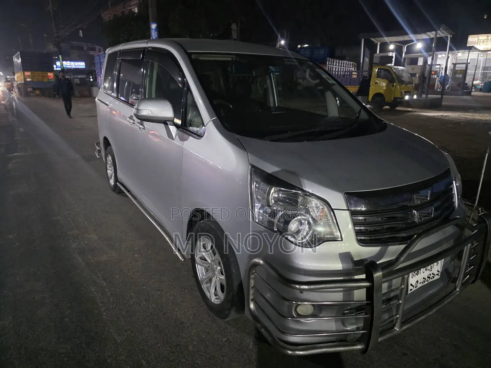Toyota Noah X 2010