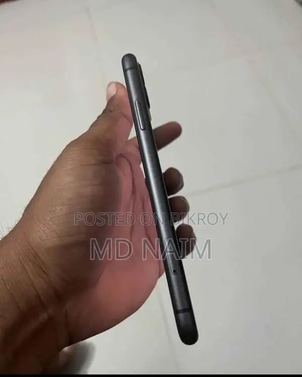 Apple iPhone 11 (Used)