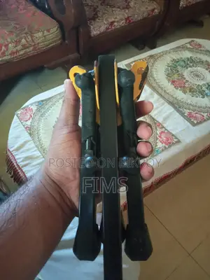 Hercules Guitar Stand
