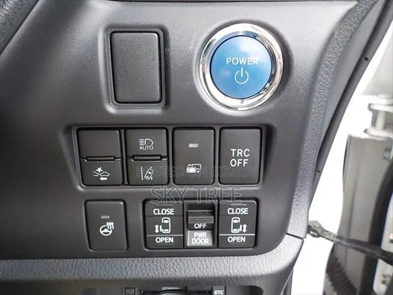 Toyota Esquire Gi Premium Package- 2020