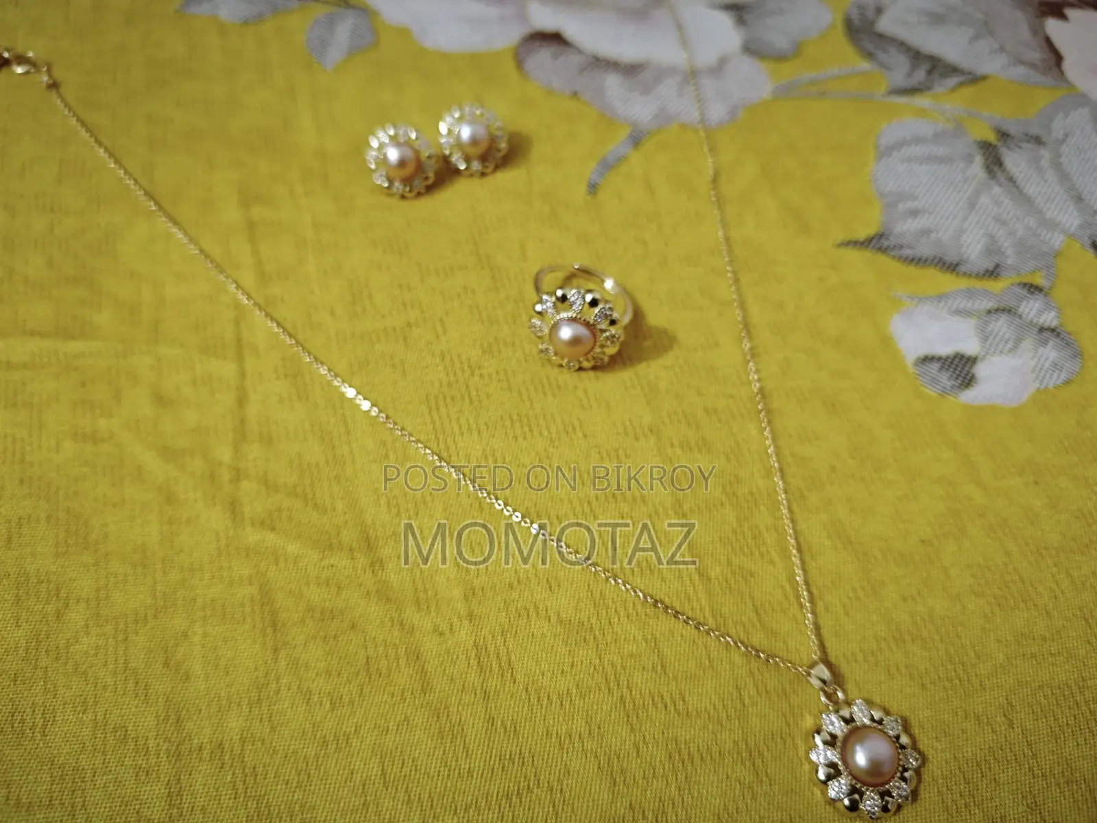 Pearl Ct Gold