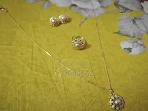 Pearl Ct Gold