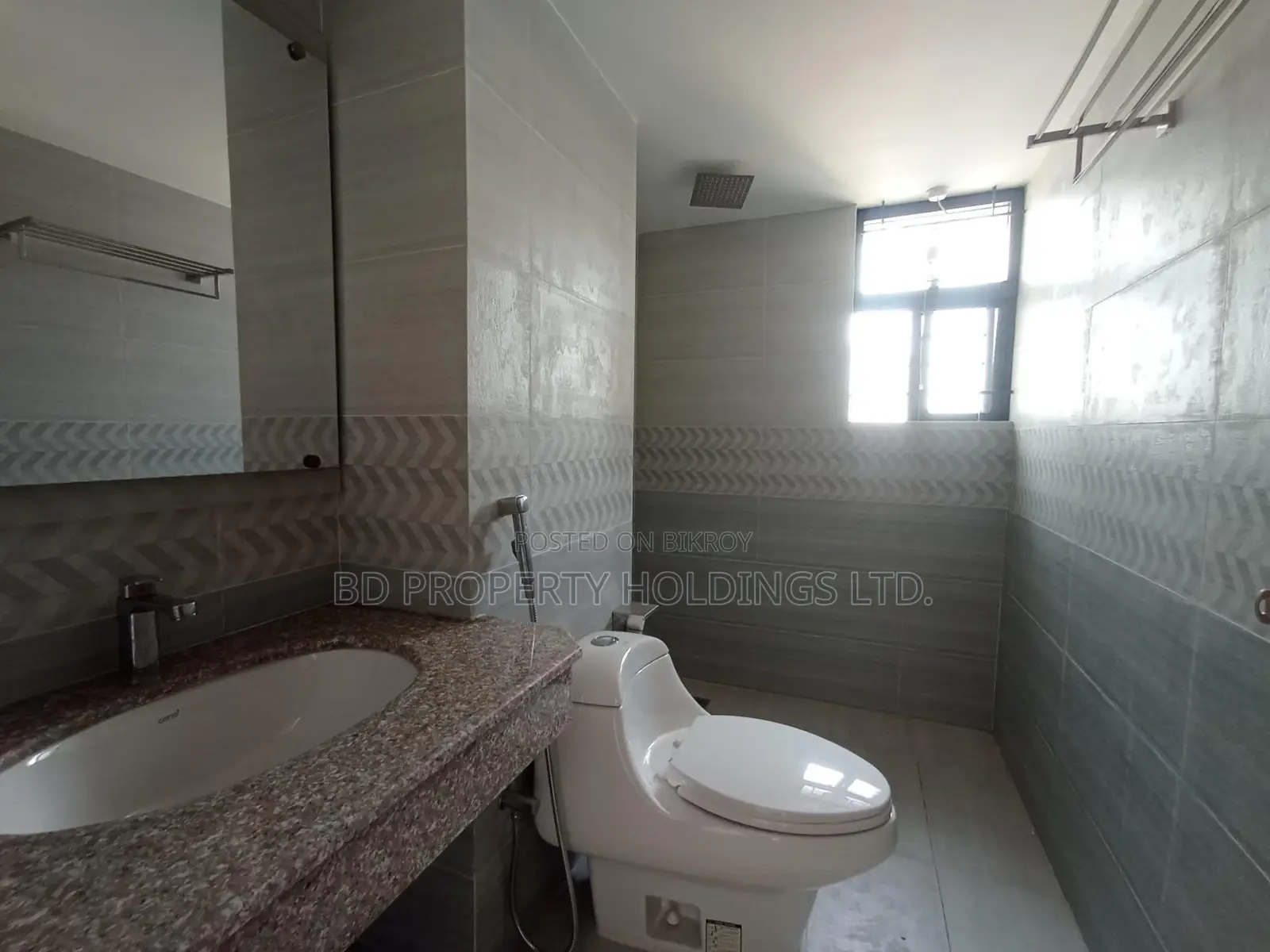 4bdrm Apartment in Basundhara for Rent