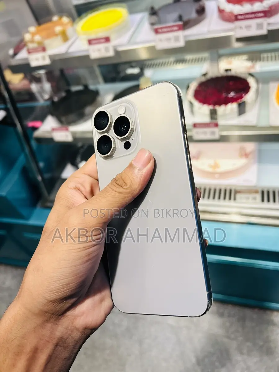 Apple iPhone 15 pro max Singapore (Used)