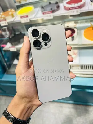 Apple iPhone 15 pro max Singapore (Used)