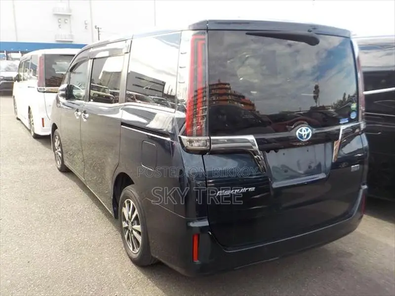 Toyota Esquire Gi Premium Package- 2020