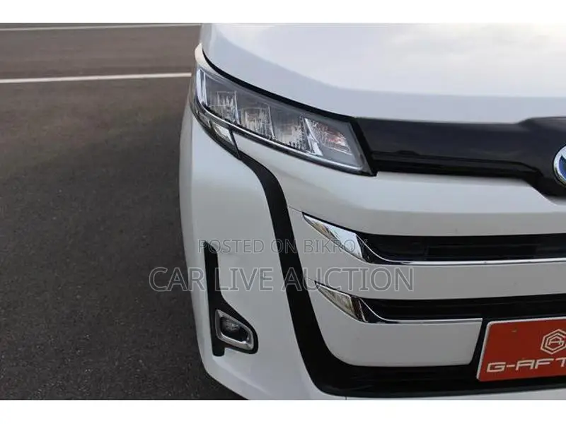 Toyota Noah Hybrid X pre order 2022
