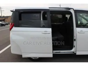 Toyota Noah Hybrid X pre order 2022