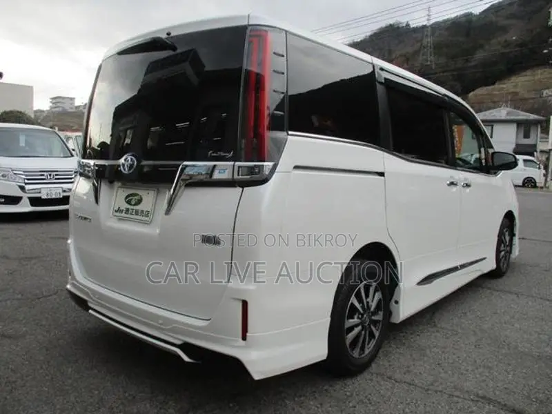Toyota Esquire Hybrid GI pre-order 2021