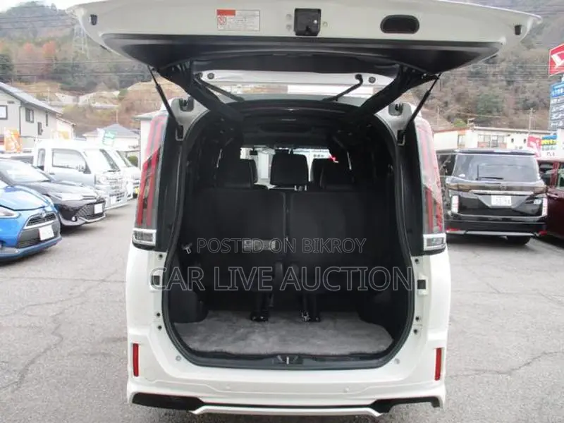 Toyota Esquire Hybrid GI pre-order 2021