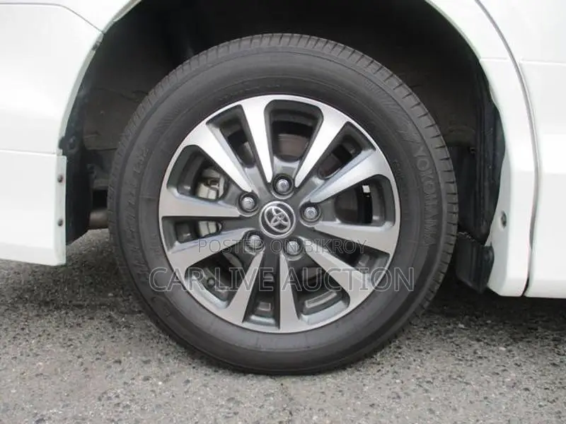 Toyota Esquire Hybrid GI pre-order 2021