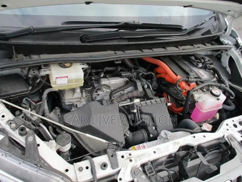 Toyota Esquire Hybrid GI pre-order 2021
