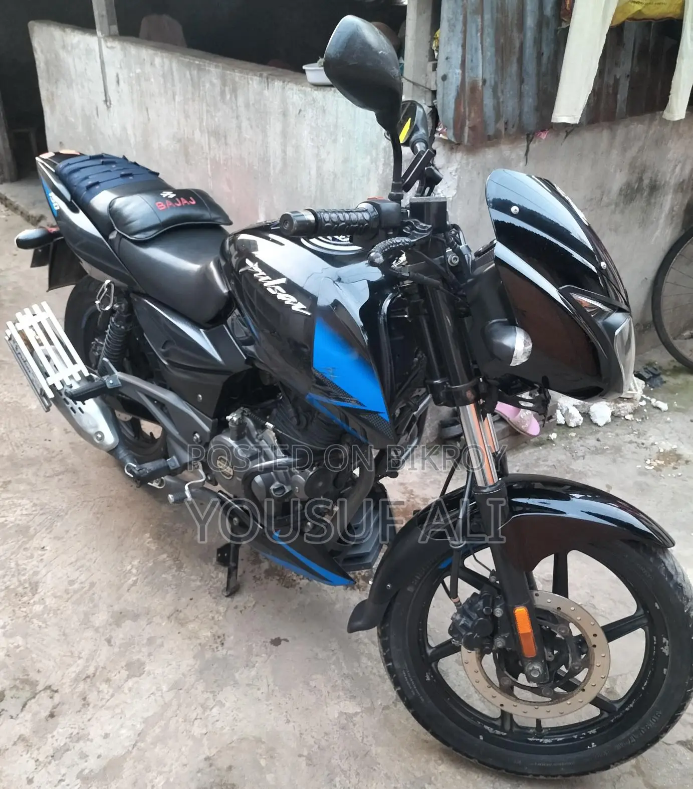 Bajaj Pulsar 150 . 2020